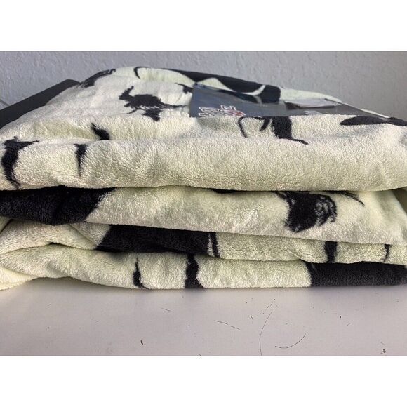 The Wizard Of Oz Wicked Witch 60 X 70" Green Throw Blanket Flying Monkeys NEW - Picture 11 of 16